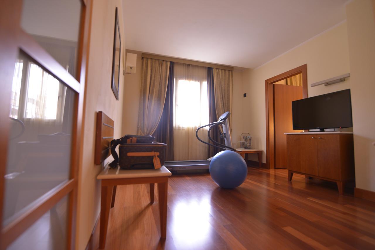 Hotel Airone - Ombrellone Incluso Al Bagno Dolce Vita A Marina Dal 1 Giugno Al 15 Settembre Grosseto Exterior foto